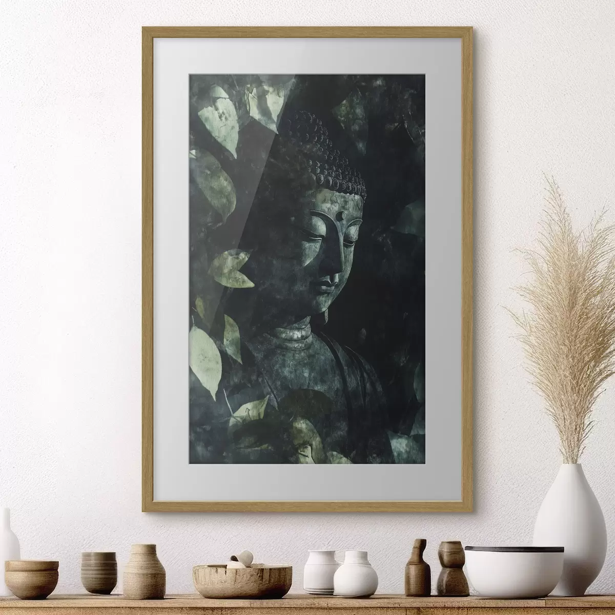 Plakát a sziklán Meditáló Buddha a zöld levelekben, spirituális f44029
