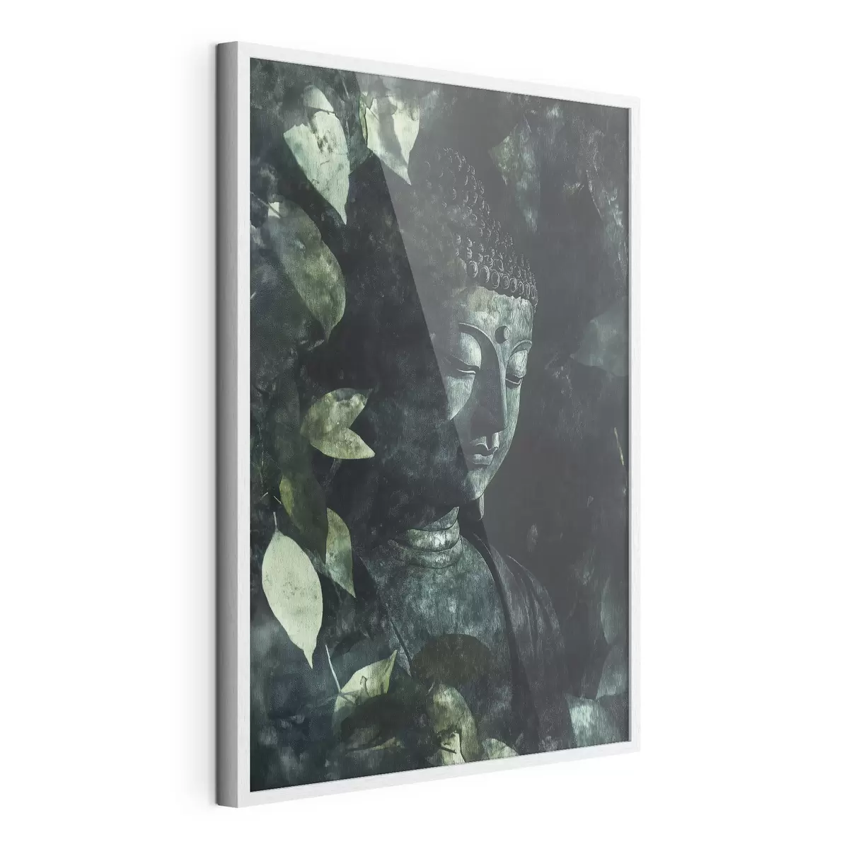 Plakát a sziklán Meditáló Buddha a zöld levelekben, spirituális f44029
