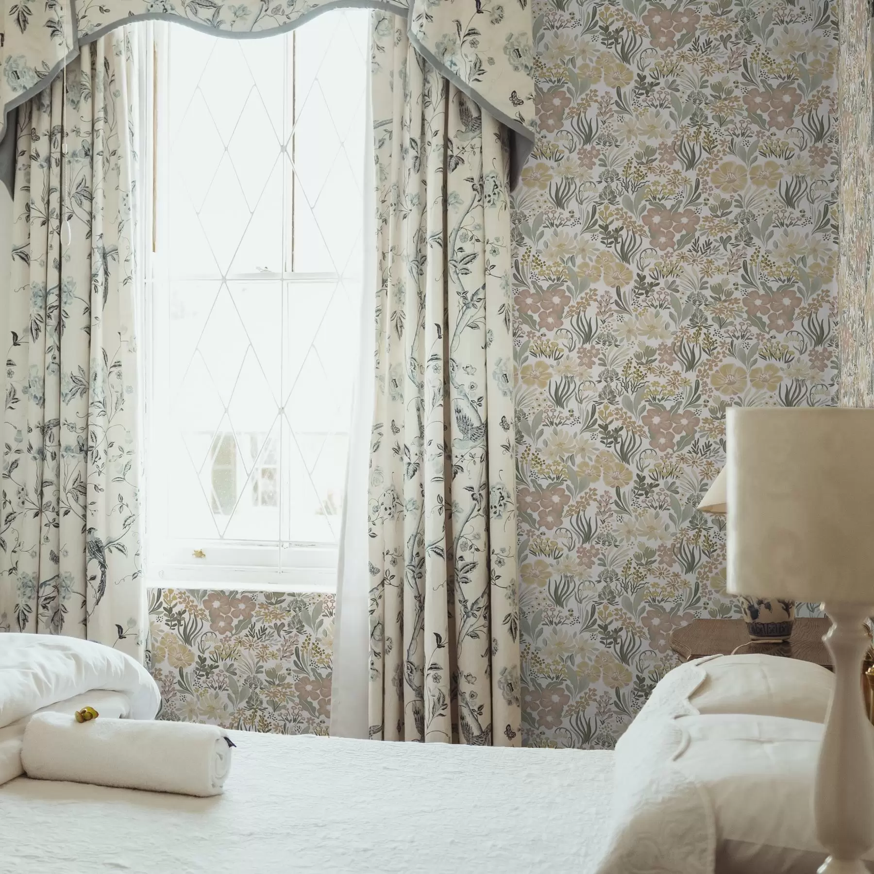 fotószőnyeg Akvarell vadvirágok krémszínű háttéren a00154