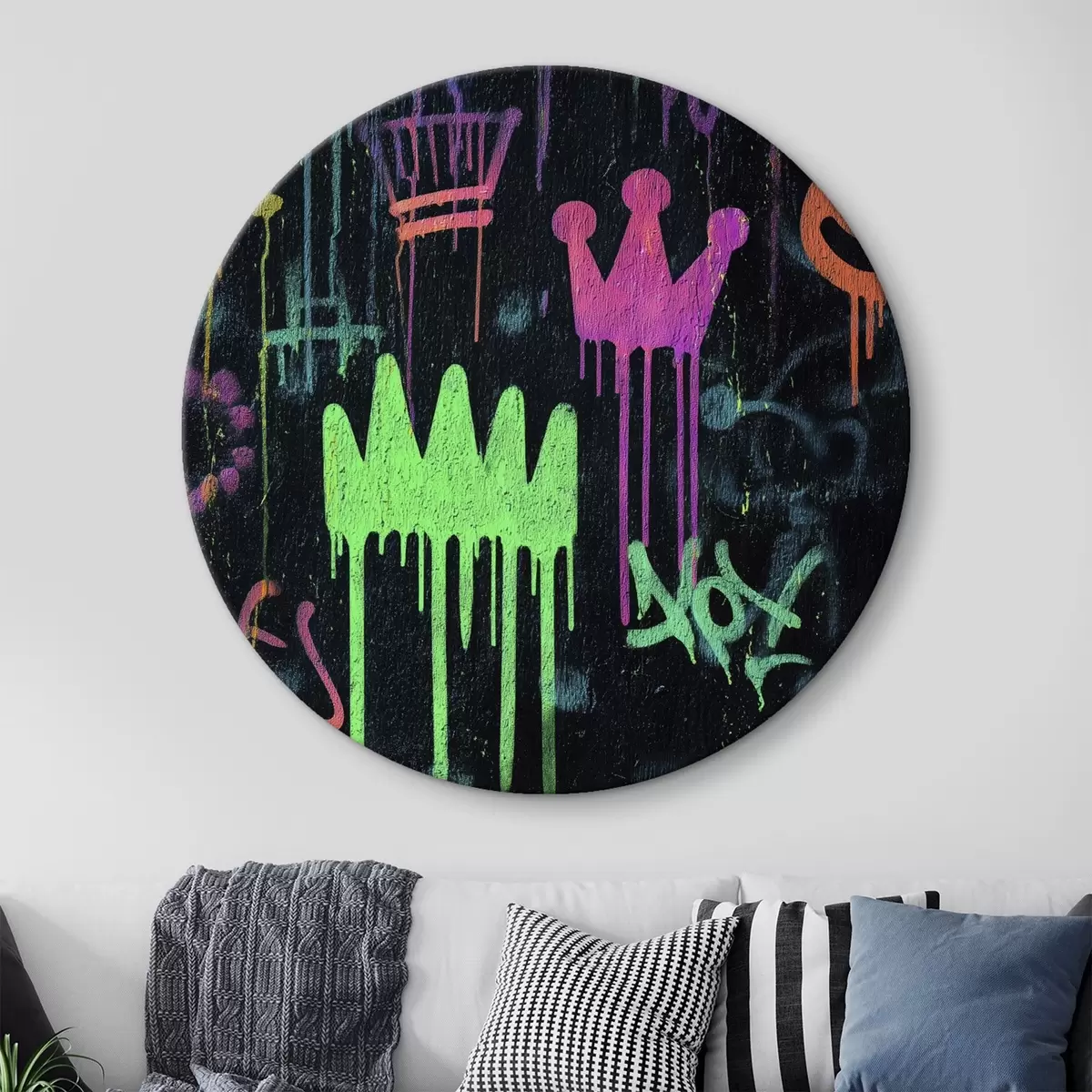 Kerek festmények világos utcai graffiti sötét háttér előtt r45718