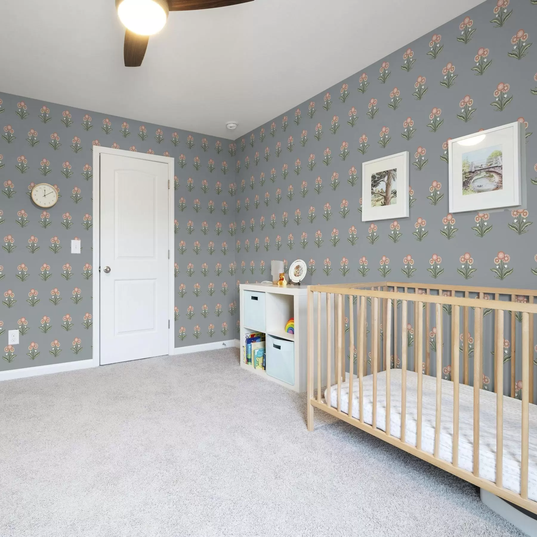 fotószőnyeg Szép virágok szürke-kék háttérrel, meleg színekkel a00494