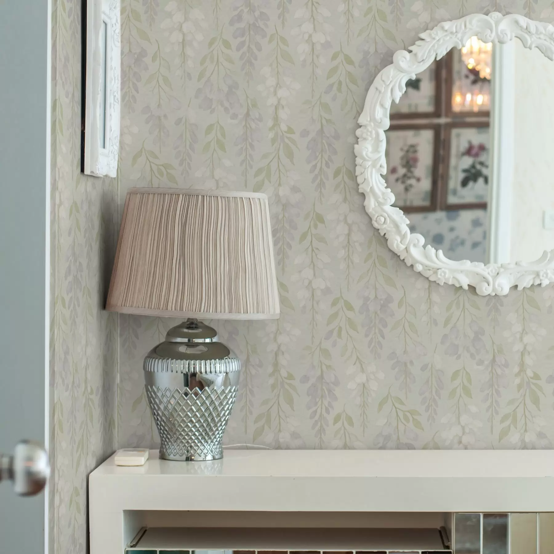 fotószőnyeg Lila wisteria mentazöld háttér előtt a00593