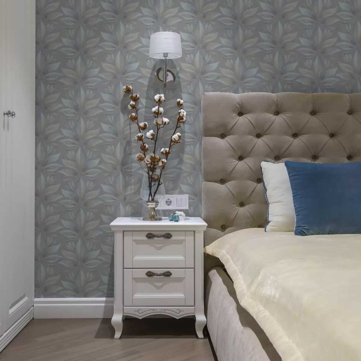 Háttérkép Nagy stilizált levelek kék-homok színpalettán szürke alapon a00601