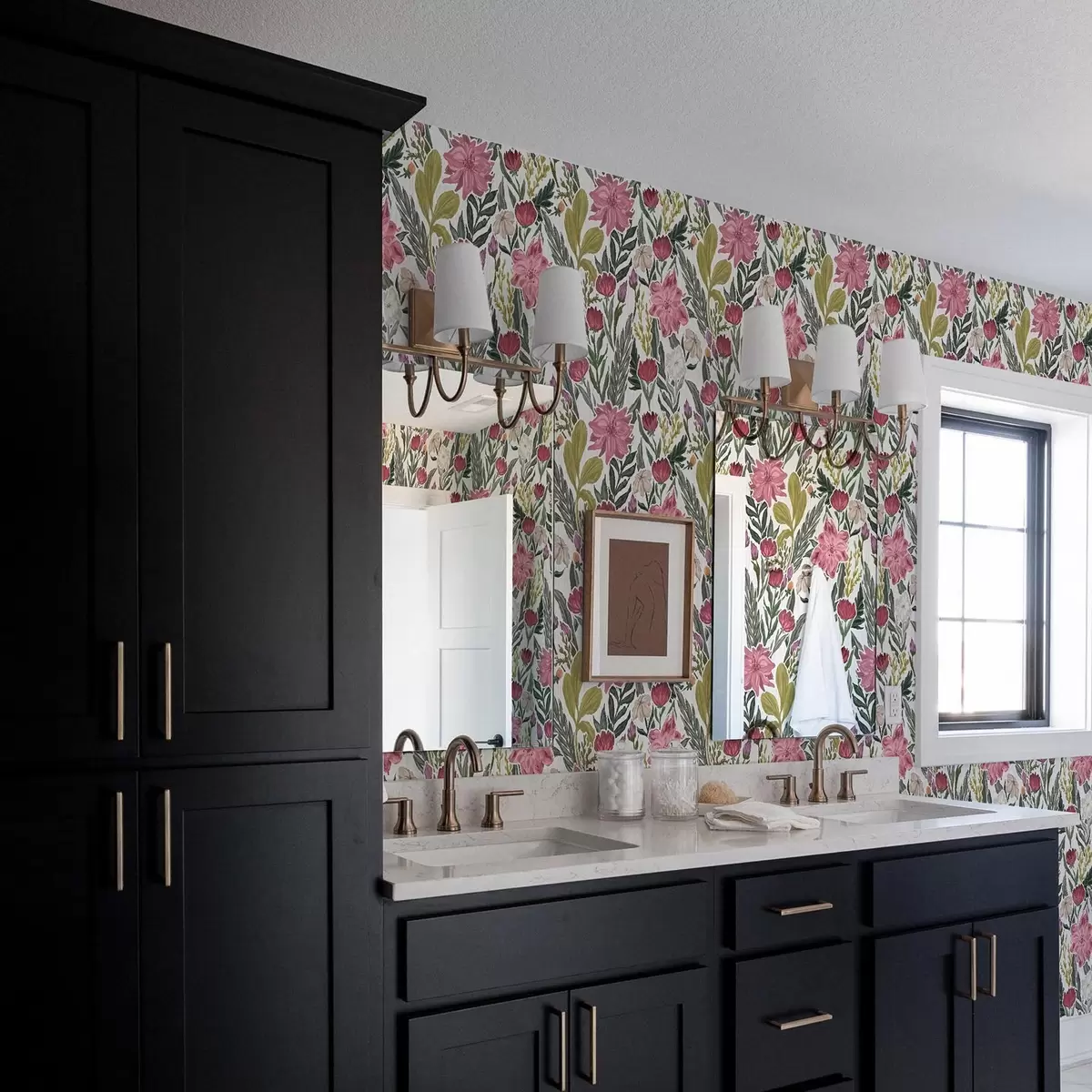 Háttérkép Buján rózsaszín és krém színű virágok fehér háttérrel, impasto textúrával a00629v1 Háttérkép Buján rózsaszín és krém színű virágok fehér háttérrel, impasto textúrával a00629v1