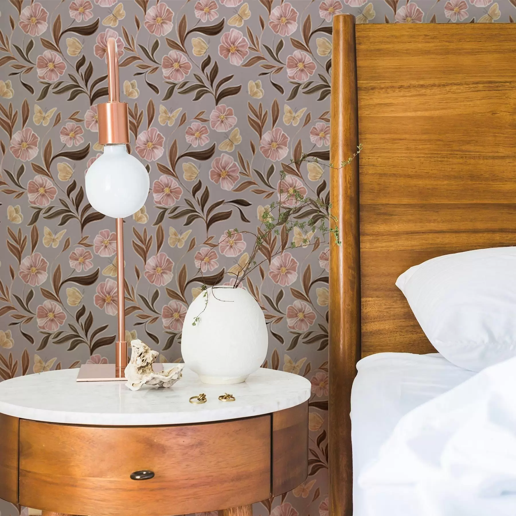 fotószőnyeg Rózsaszín virágok és pillangók szürke-bézs háttér előtt a00633