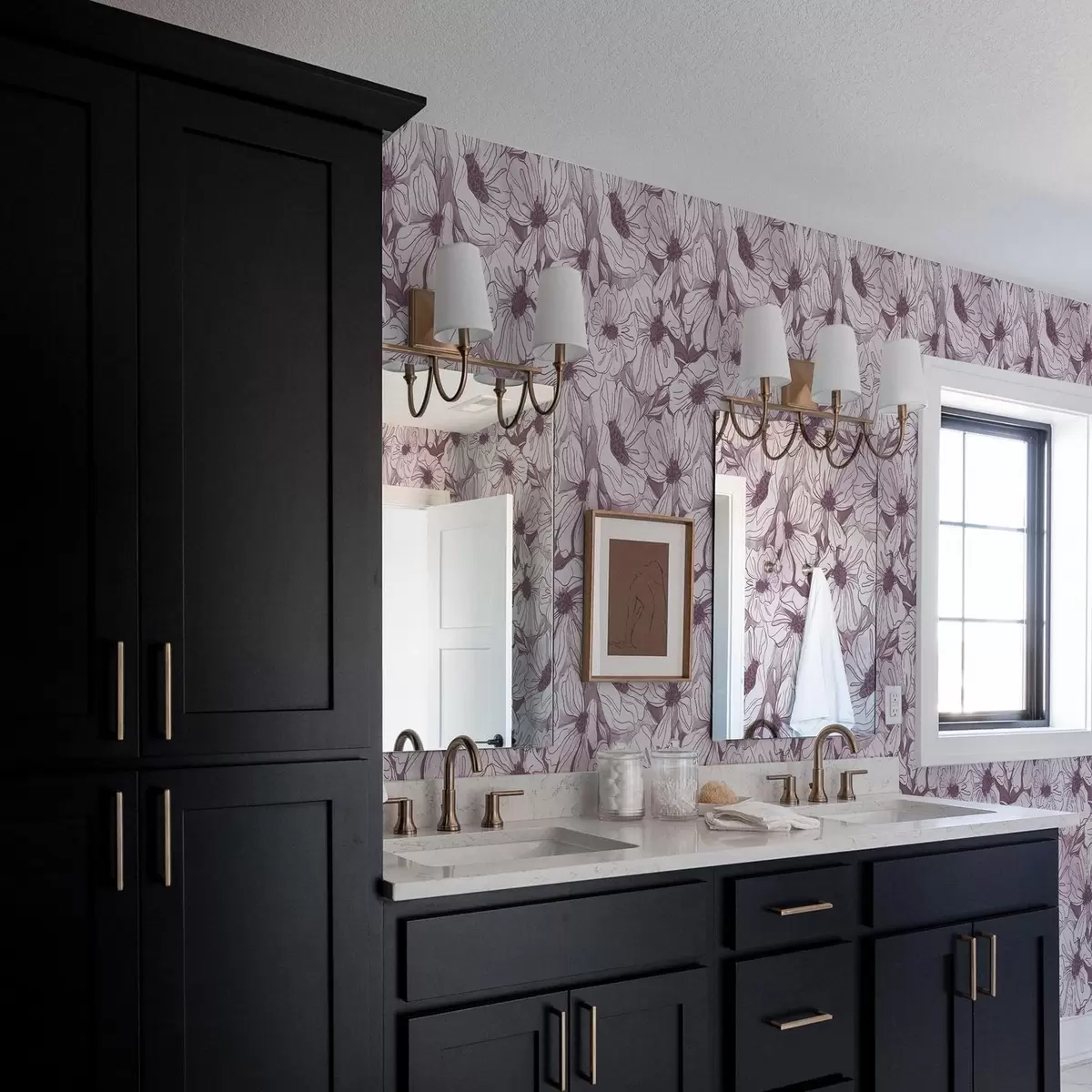 Háttérkép Lineáris virágok hűvös lila-rózsaszín színpalettában a00636v1 Háttérkép Lineáris virágok hűvös lila-rózsaszín színpalettában a00636v1