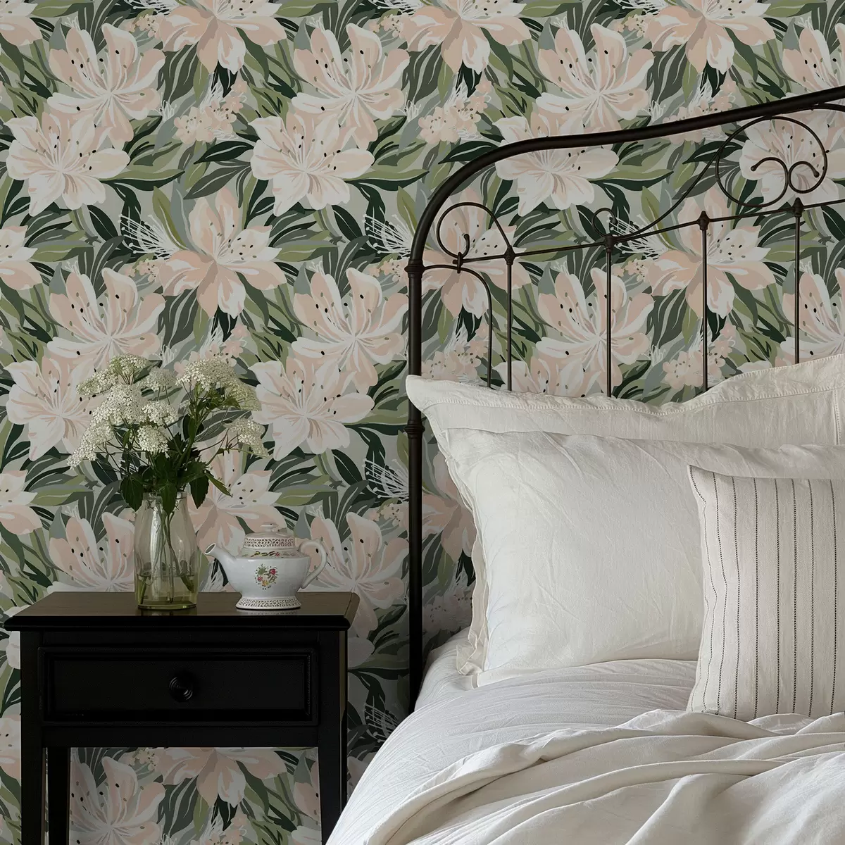 Háttérkép Nagy krémes virágok világoszöld háttérrel a00646