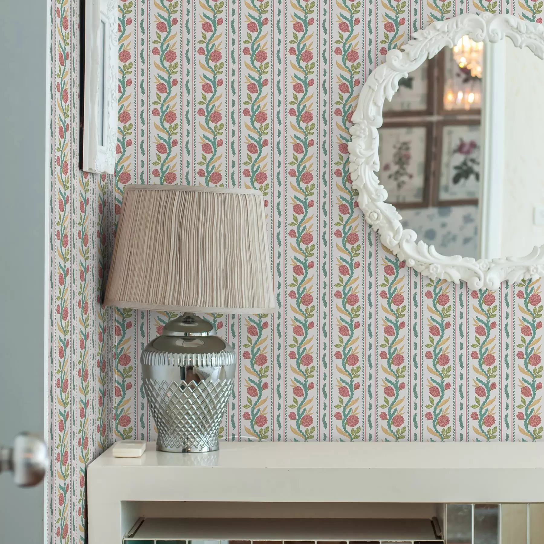 fotószőnyeg Függőleges csíkok korallvirágokkal és türkizkék levelekkel a00816