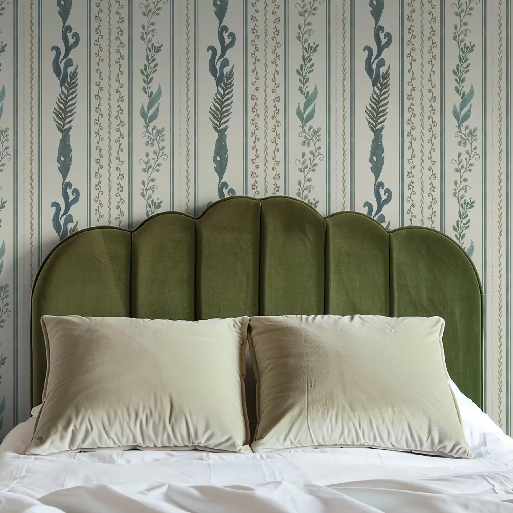 fotószőnyeg Csíkok ágakkal és fürtökkel meleg tejfehér alapon a00823v2