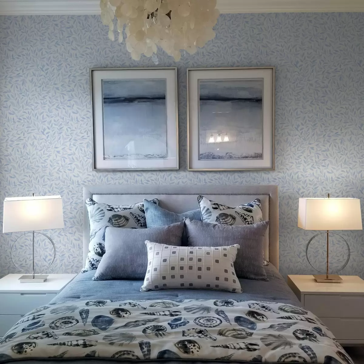 Háttérkép Kék gallyak levelekkel, világoskék alapon a00842