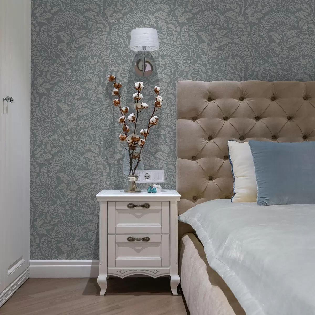 fotószőnyeg Monokróm virágminta szürke-kék háttérrel a00859