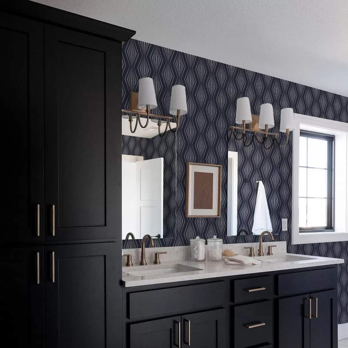 Háttérkép Geometrikus sugárszerű gyémántok sötétkék háttérrel a00925