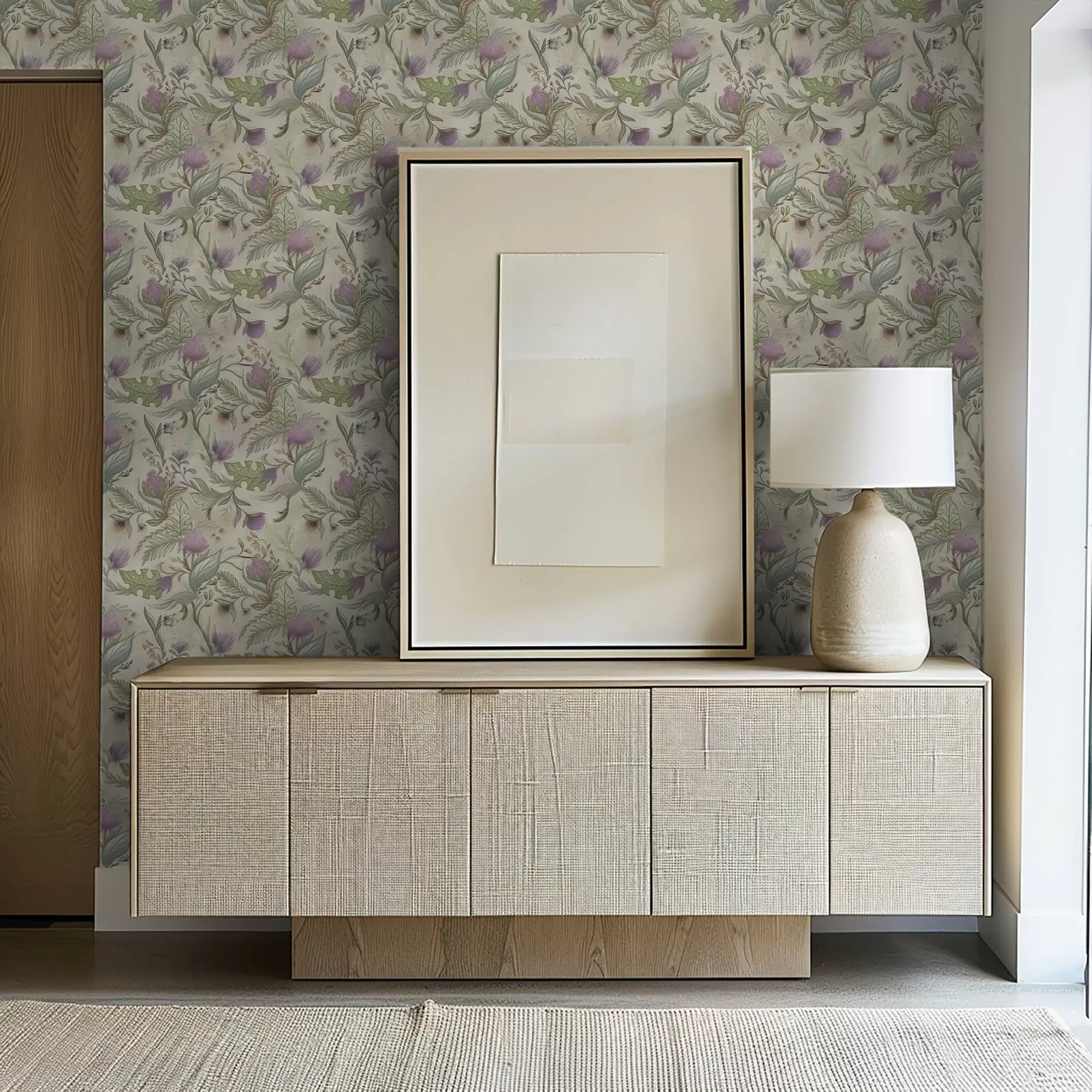 fotószőnyeg Lila rügyek és lágy zöld növényzet krém színű háttér előtt a00930v2