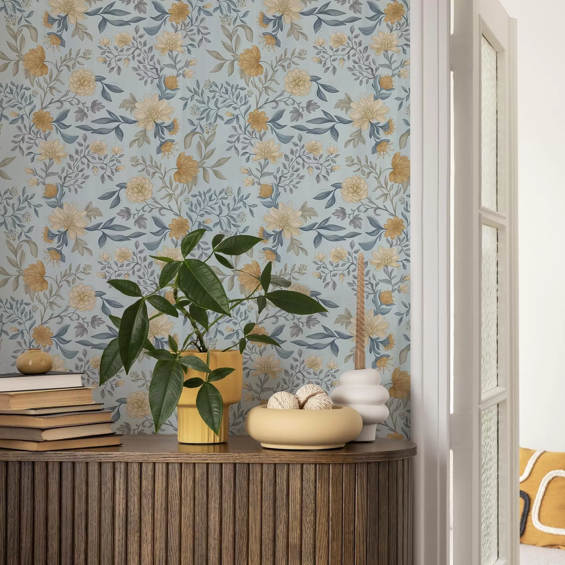 fotószőnyeg Sárga és kék virágok levelekkel égszínkék háttér előtt a00934