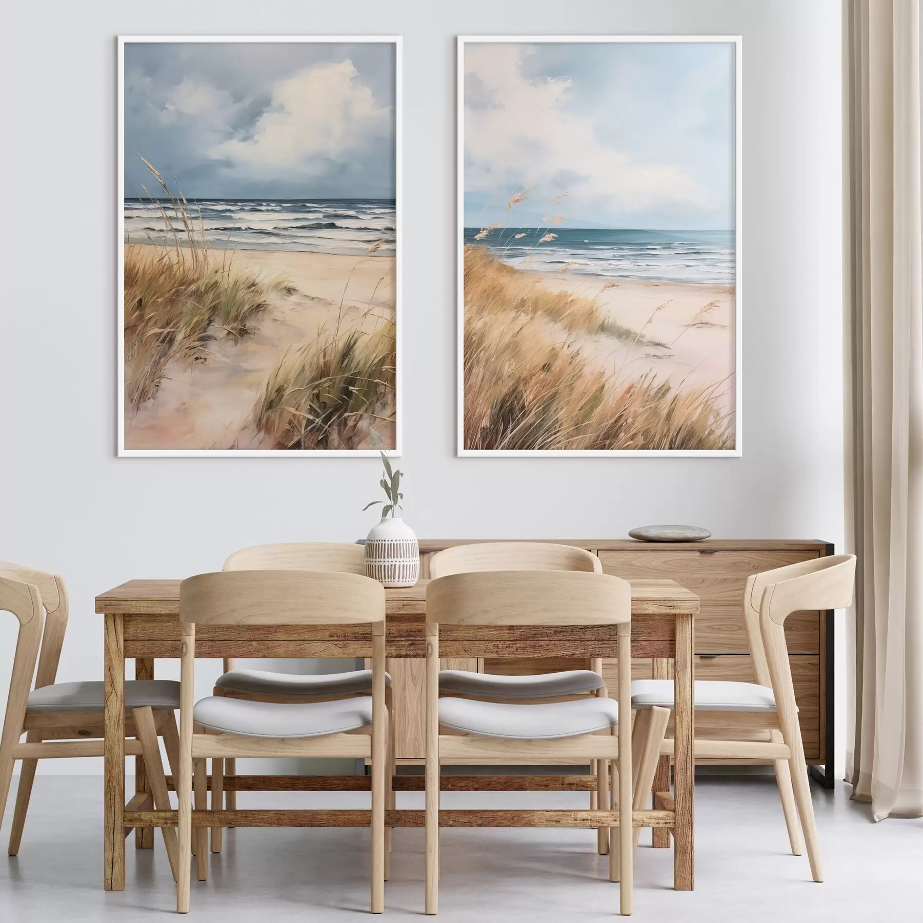 fotószőnyeg Homokos tengerpart magas fűvel az előtérben, az óceán hullámokkal és felhős égbolt a háttérben d00521