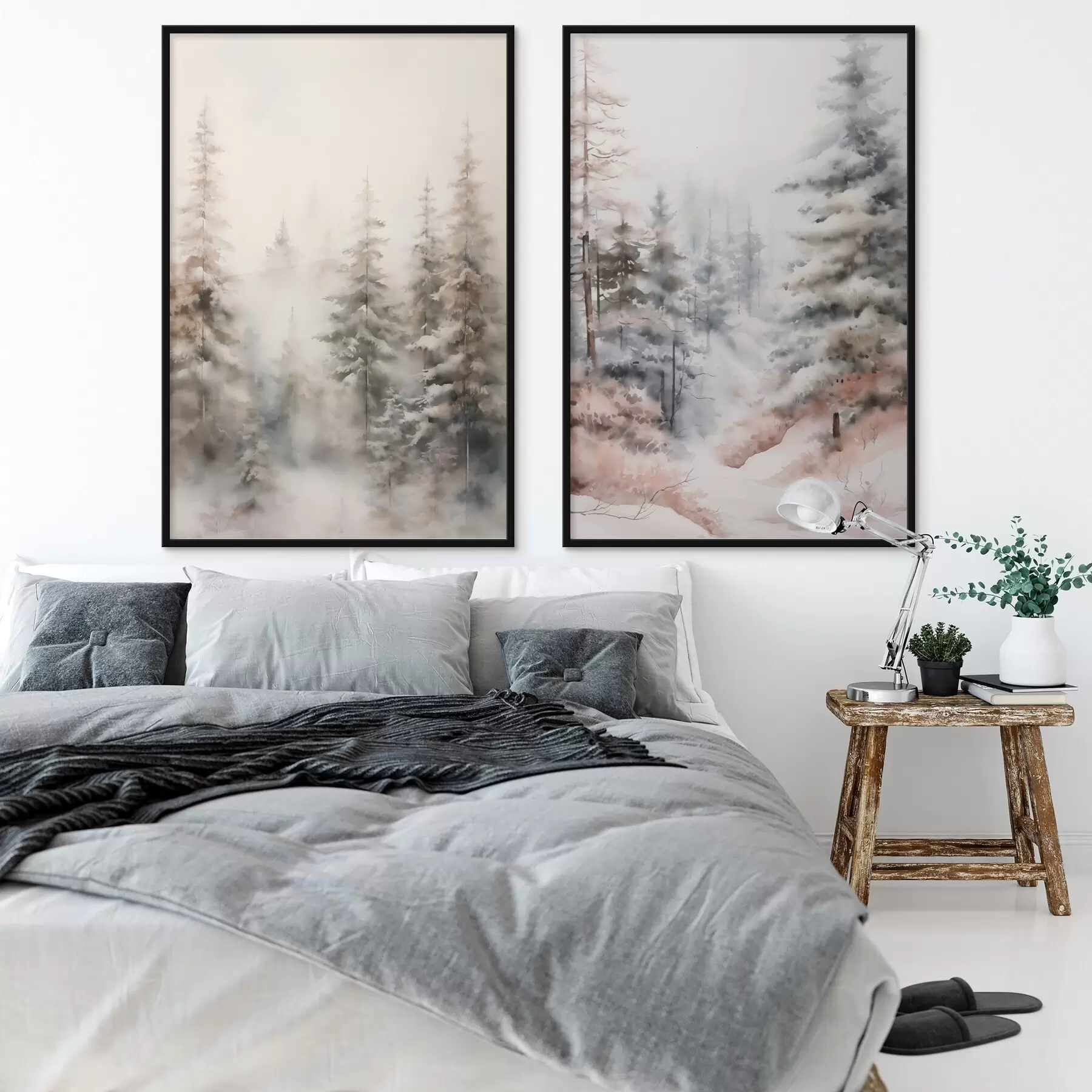 fotószőnyeg Hóval borított magas fenyőfák, ködös erdőben állva, lágy, tompa téli táj d01011