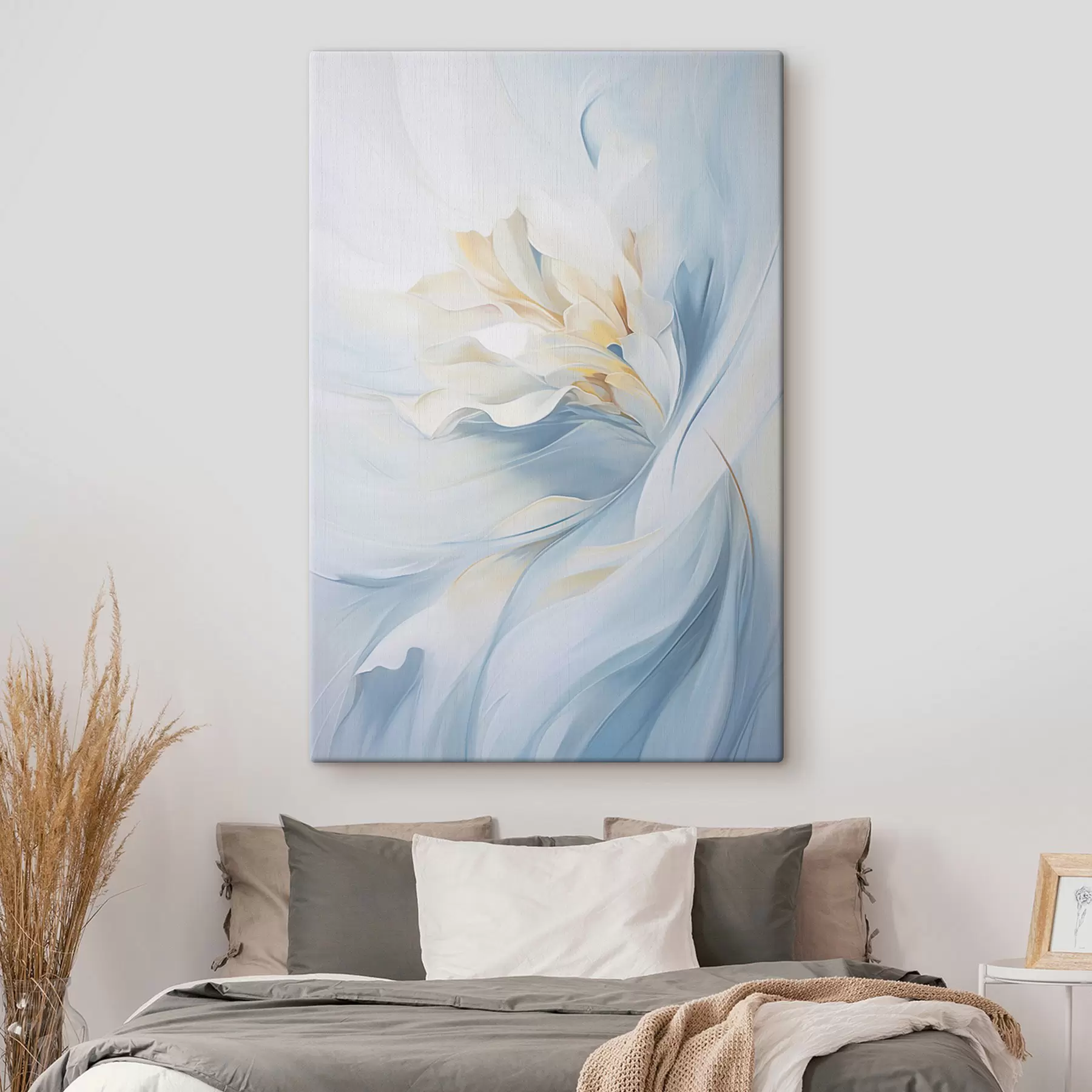 fotótapéta Absztrakt, finom, áttetsző szirmok, amelyek lágy megvilágításban és festői textúrával kifelé örvénylenek. s47436