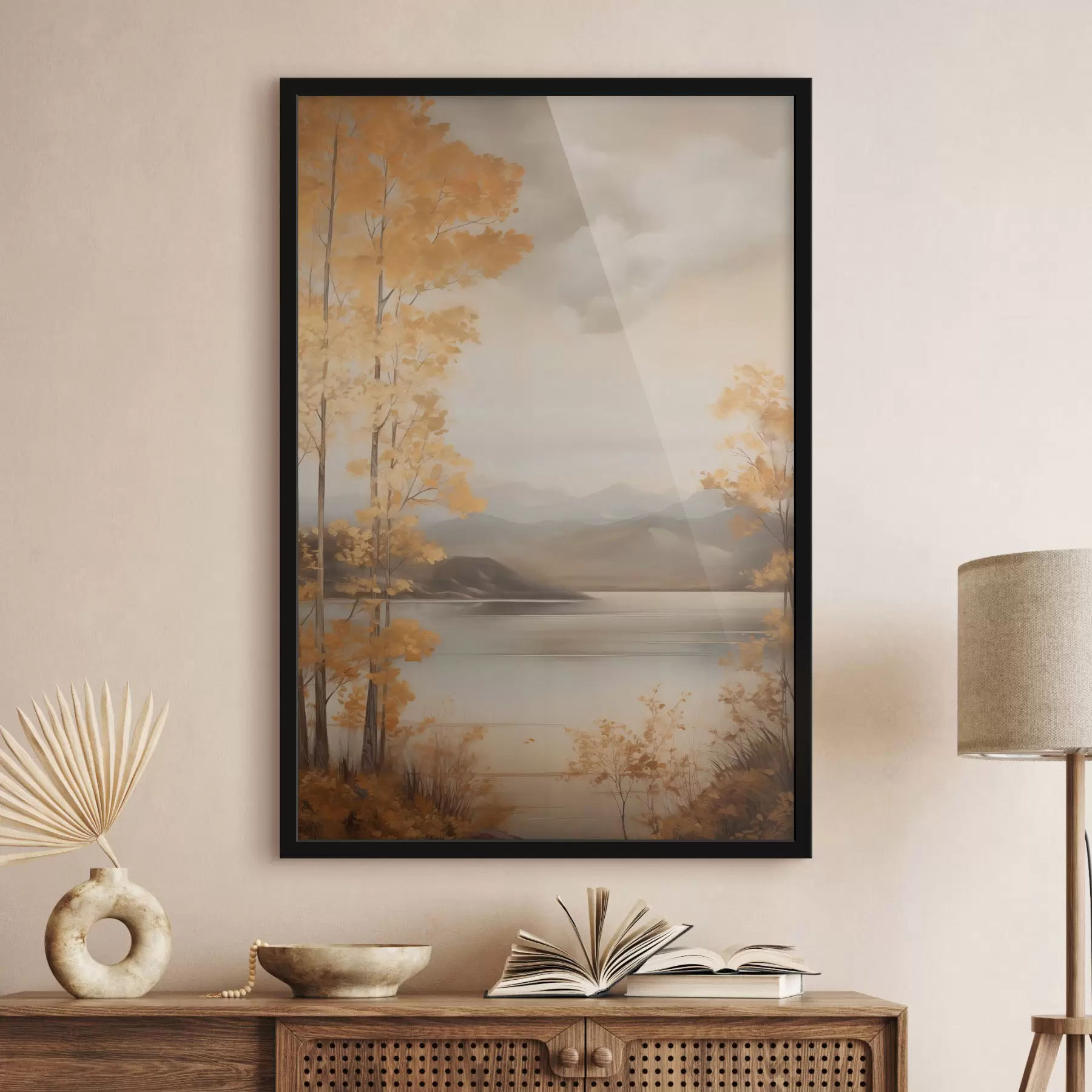 fotószőnyeg Őszi textúrájú, narancssárga levelű fák keretezik a nyugodt tavat, amelynek túlsó partján a felhős ég alatt távoli hegyek láthatók. f47441