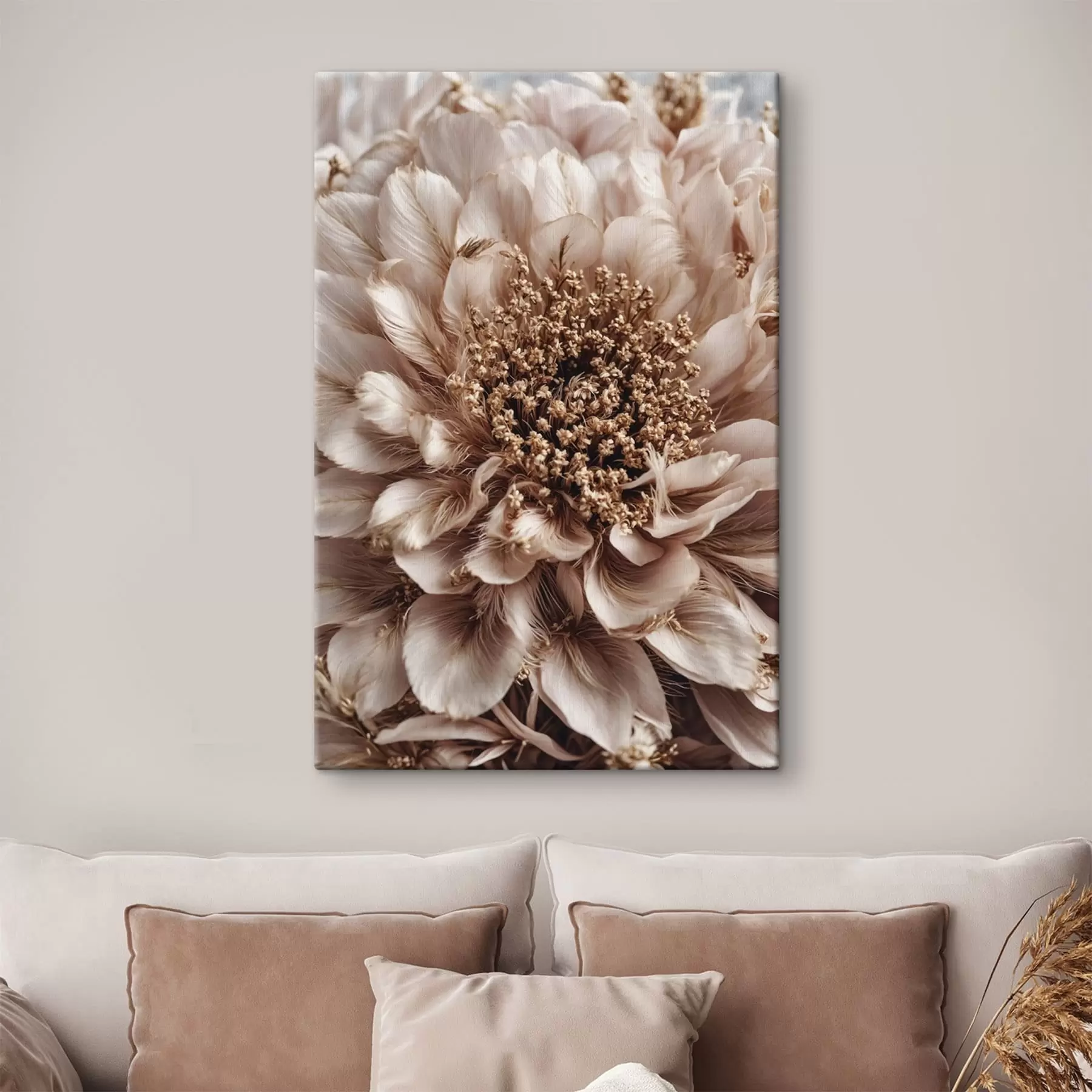 fotótapéta Közelkép egy halvány virágról, gazdag textúrájú szirmokkal s47769